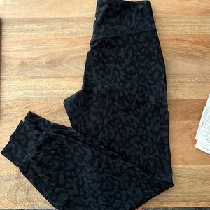 Lululemon align high rise joggers full length size 6 black camo